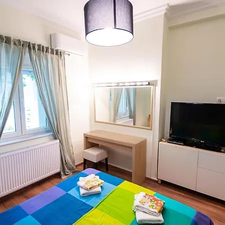 Downtown Luxury With Backyard * Volos