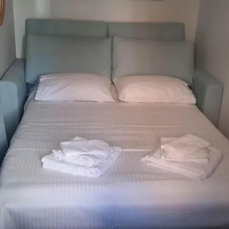 Downtown Luxury With Backyard Apartament Volos