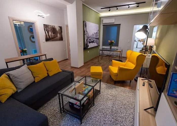 Downtown Luxury With Backyard * Βόλος