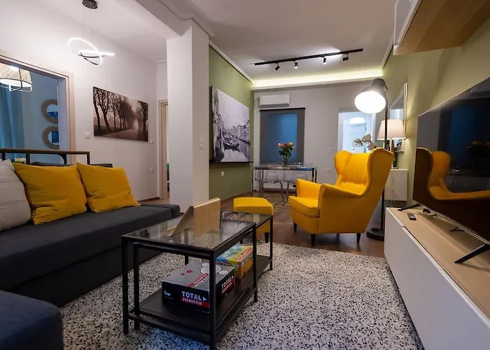 Downtown Luxury With Backyard * Βόλος